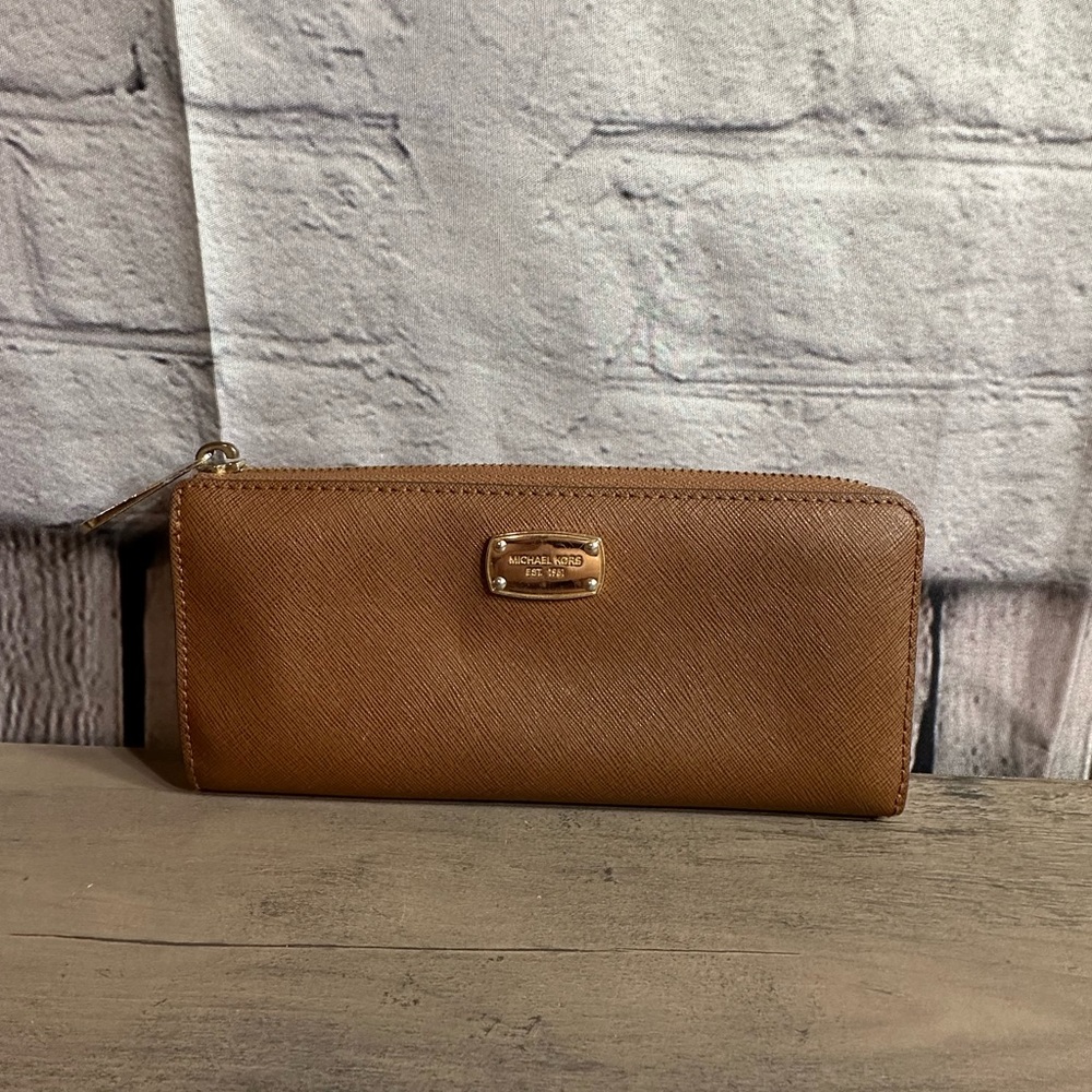 Michael Kors 8 credit card slot 2 dollar bill slot brown wallet